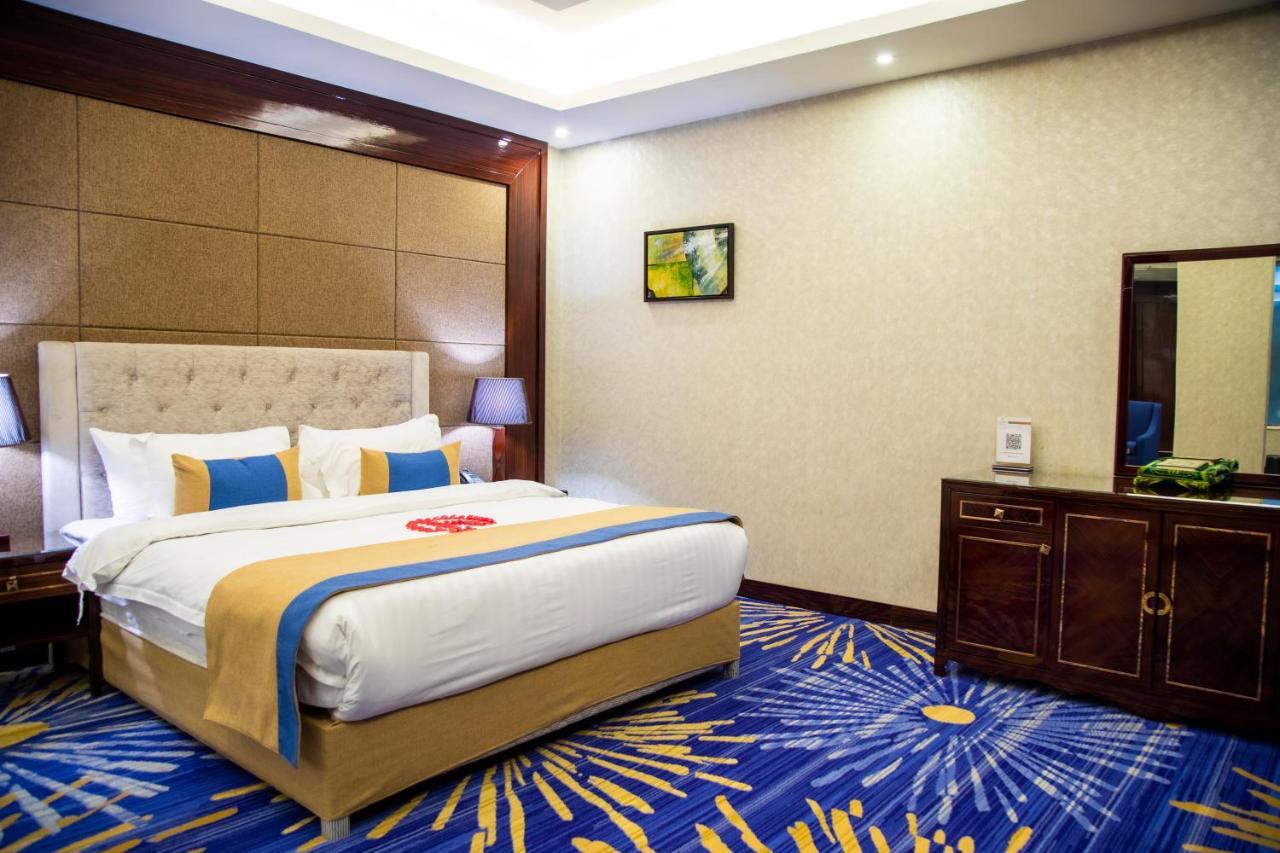 فندق هوليداي الخليج الرياض - Holiday Al Khaleej Hotel Riade Exterior foto